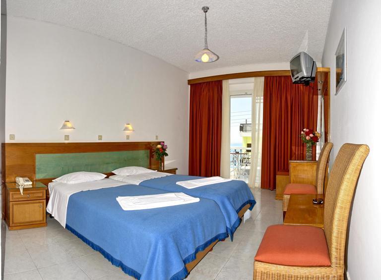Hotel Vicky II Plomari Zimmer foto